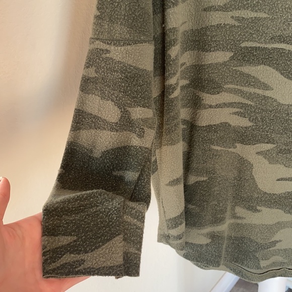 Green camo Theo & Spence long sleeve - Picture 8 of 8